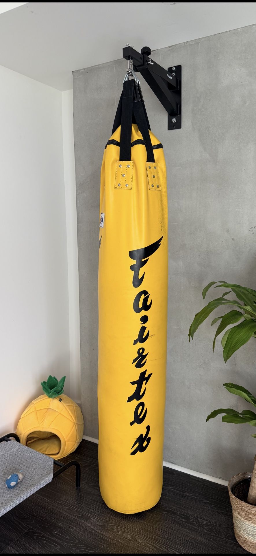 Fairtex Banana Bag - 6 feet and around 90-100 pounds