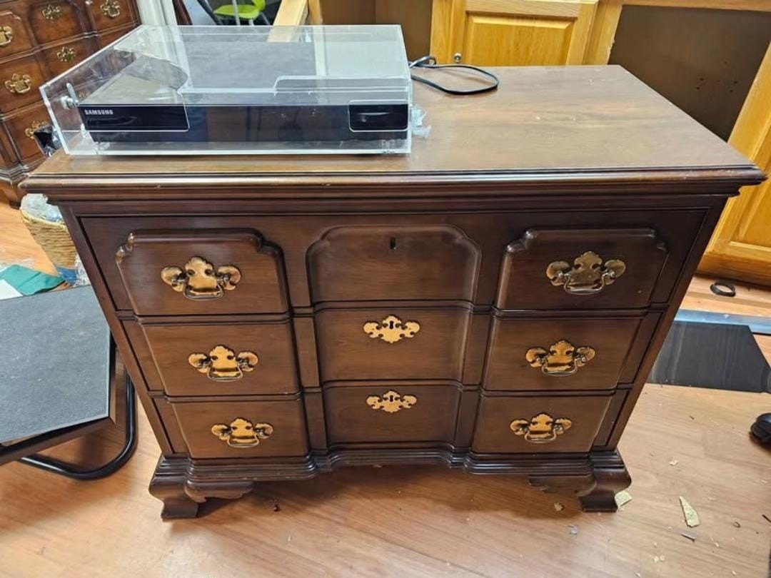 Ethan Allen Georgian Court Cherry Wood 4 Drawer Bachelor Chest of Drawers