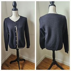 Black soft sweater cardigan large ?  Just so soft and well made and extremely warm #anntaylor #bananarepublic #toryburch 