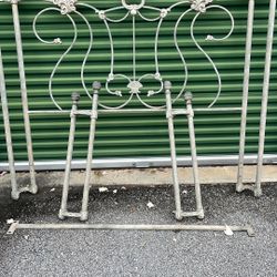 Vintage Iron Metal Bed Frame Queen Size