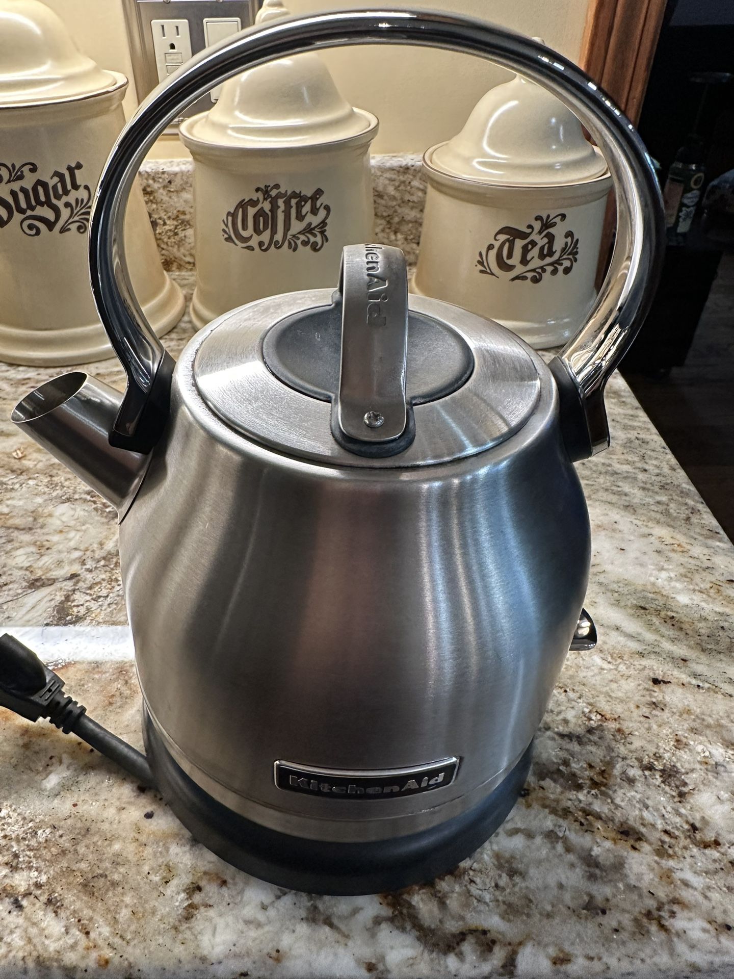 KitchenAid ® 1.25-Liter Silver Electric Tea Kettle