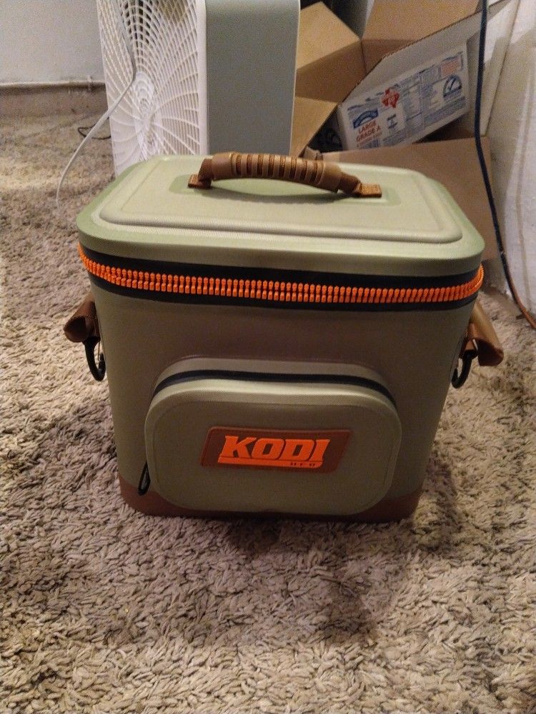 KODI ICE CHEST