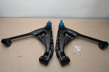 Front Lower Control Arm Pair w/ Ball Joints APCA3079 - Dodge Dakota 2000-04, Durango 2000-03 4WD