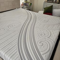 Queen Size Memory Foam Mattress With Box Spring Great Condition 