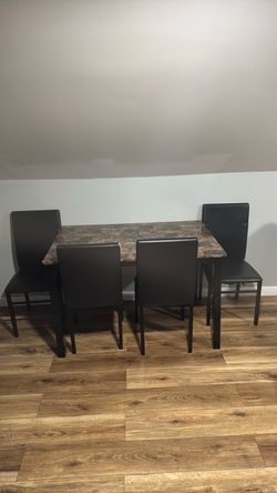 Dining Table Set with 4 Chairs