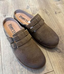 Born brown suede clogs - double buckle mule / birkenstock style