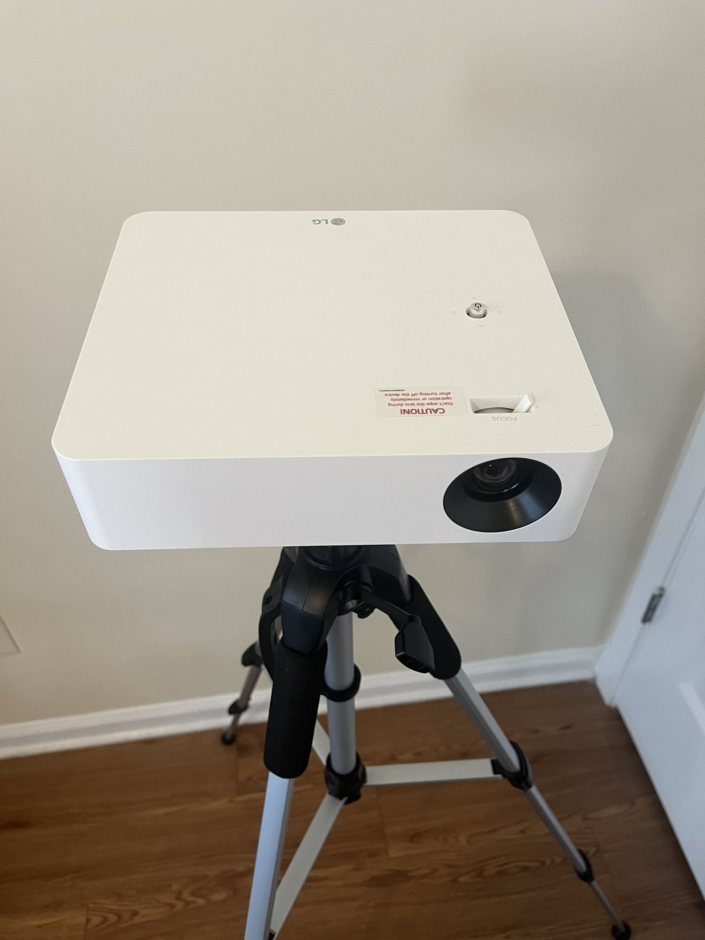 LG Projector