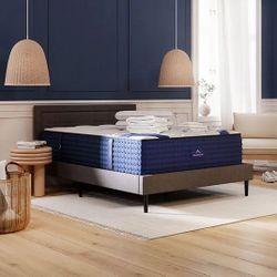 Dreamcloud Mattress.     Dream Cloud 14" Thick Cal- King  Mattress  - Luxury  Hybrid Memory Foam 