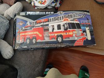 Mega Bloks Pro Builder FDNY Firetruck 1120 Pc