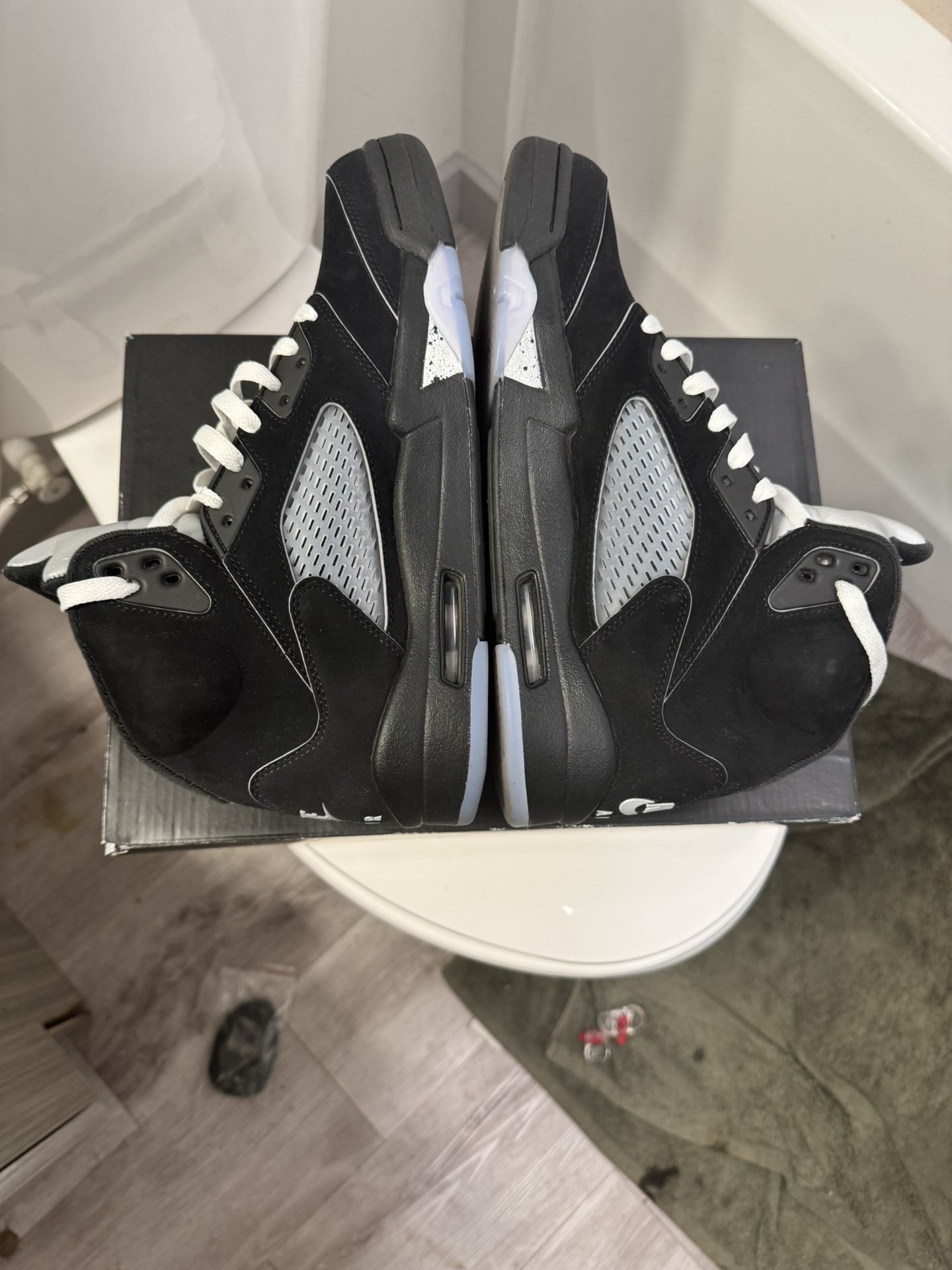 Air Jordan Mettalic 5’s