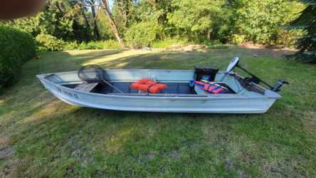 12' Aluminum boat with 36lb thrust MinnKota electric motor
