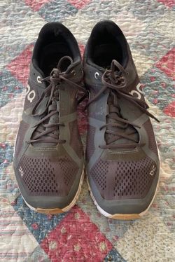 On Women's Cloudflow Shoes Pink Gray Lightweight Supportive Women's Sz 10.5 Runn