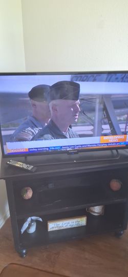 Element 42" TV