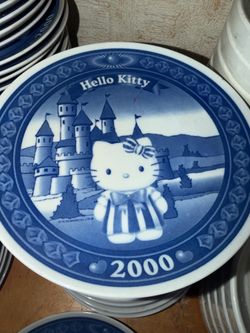 Vintage Sanrio Hello Kitty 2000 Millennium Commemorative Year Plate