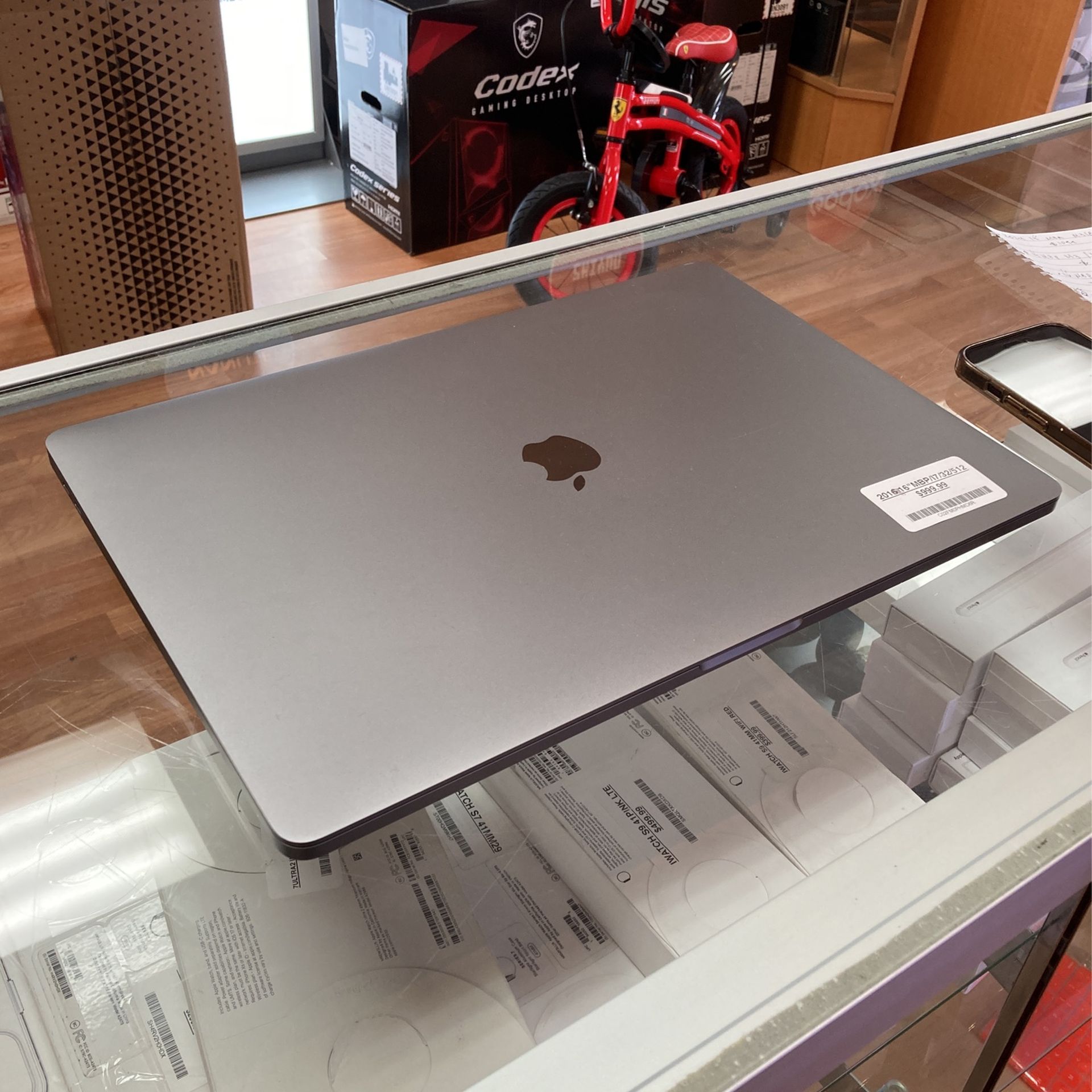 2019 16” MacBook Pro Ci7 32gb Ram 512SSD