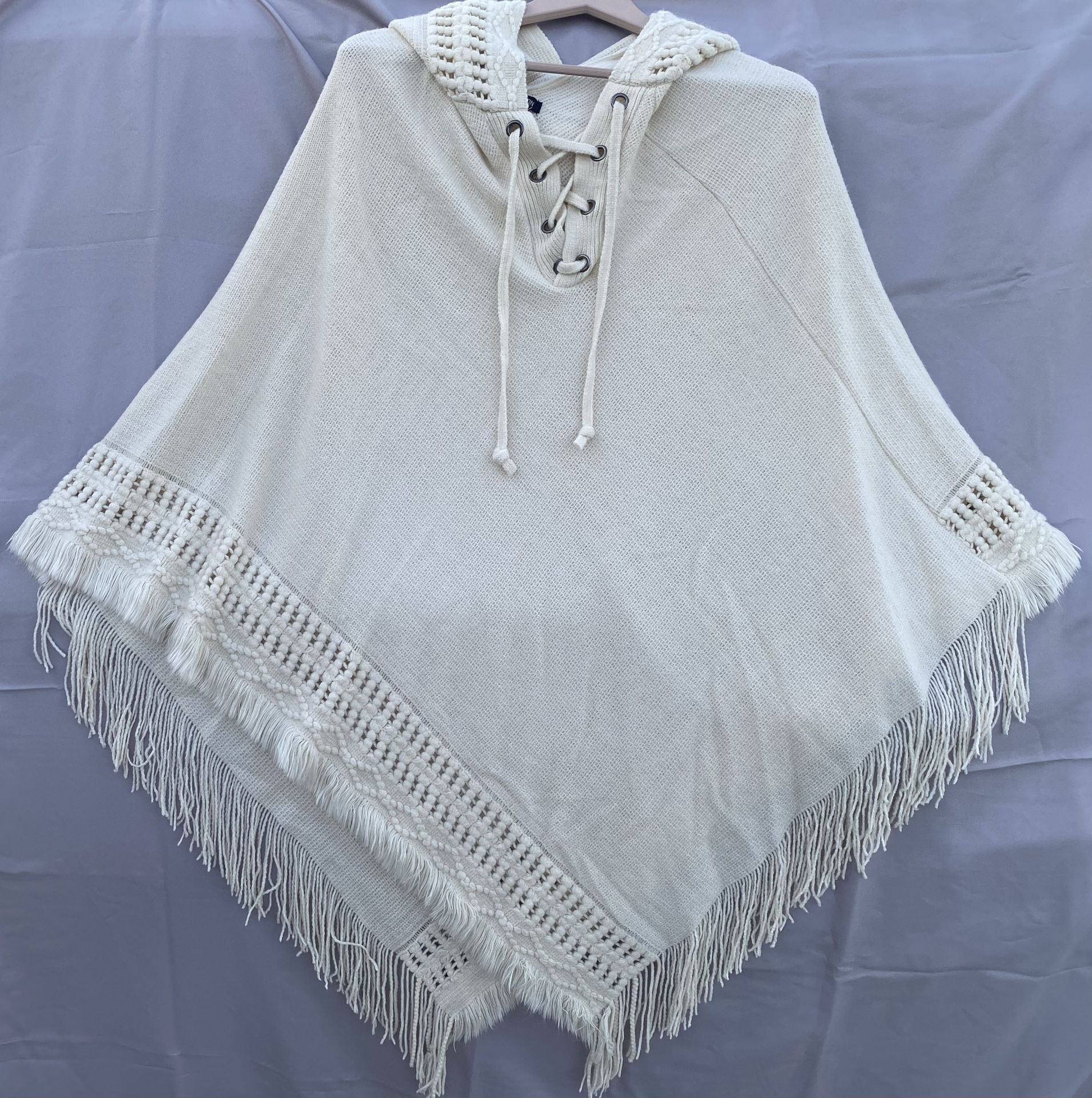 MAX EDITION WOMENS PLUS SIZE 2X/3X HOODED LACE-UP PONCHO IVORY 