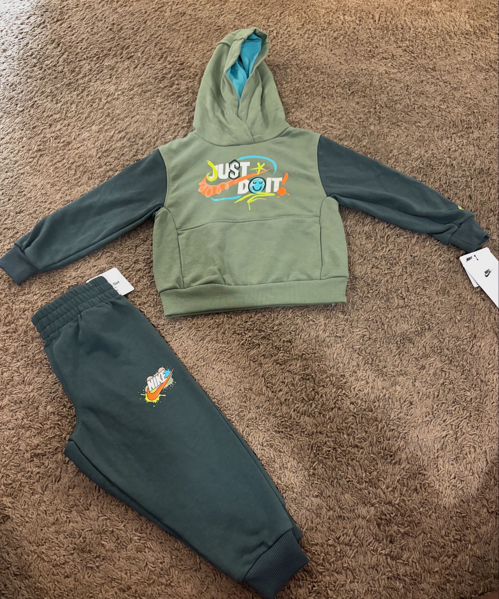 Boys Nike Outfit Size 3T