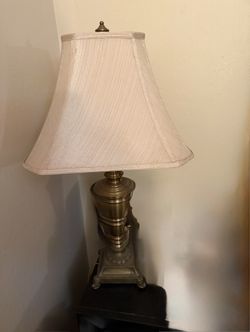 Elegant Classic Table Lamp – Great Condition