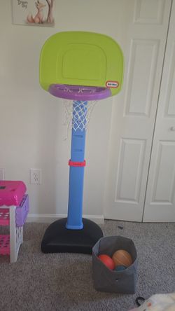 Basketball Goal With Balls