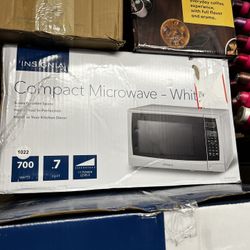Compact insignia microwave 