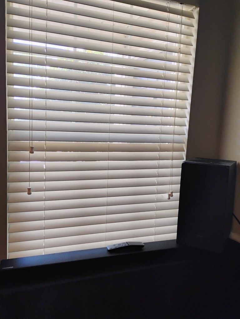 Samsung Sound Bar And Subwoofer
