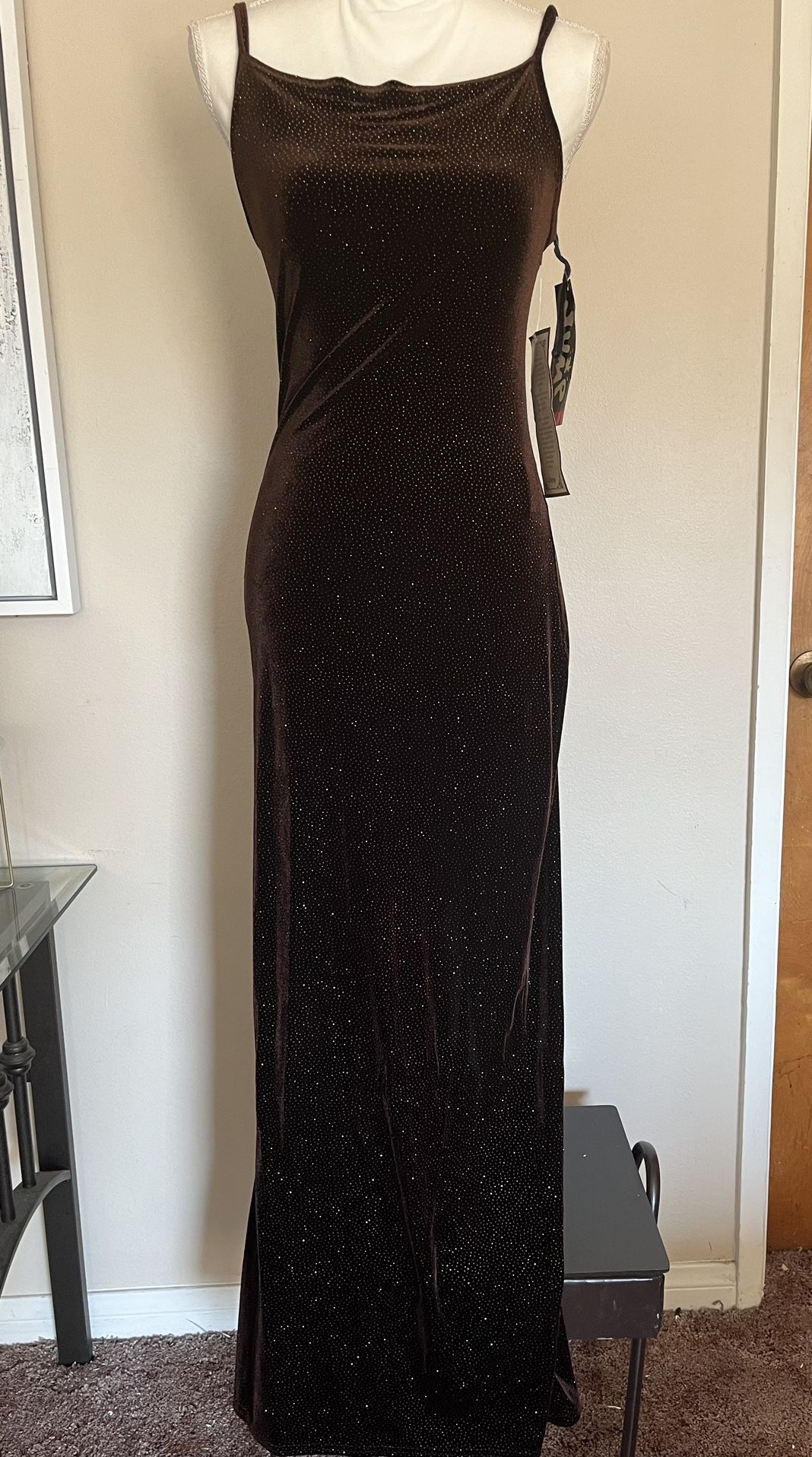 Pretty Fitted Brown with Gold Sparkles Long Dress Size 7/8 NWT