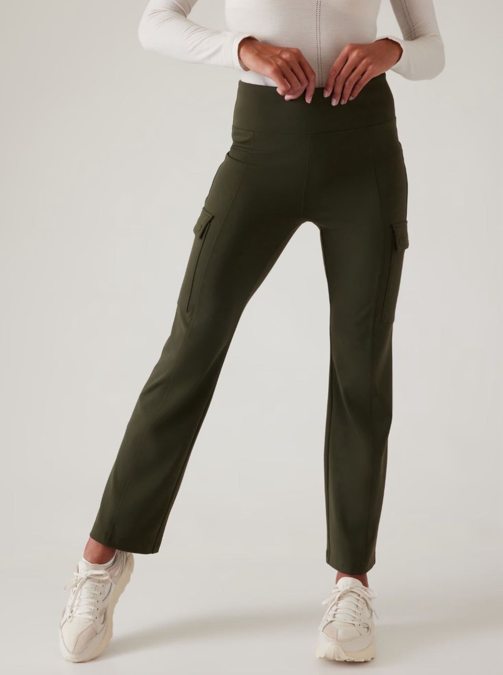 ATHLETA Delancey Straight Leg Cargo Pant Black Womens Medium