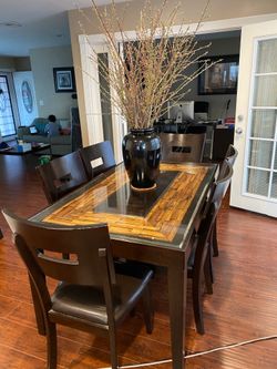 Dining Table with 6 Leather Chairs