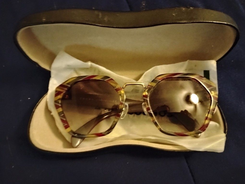Real Prada Ladies Sunglasses In Excellent Condition 