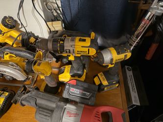 Dewalt 1/4” Impact Drill- DCF 885