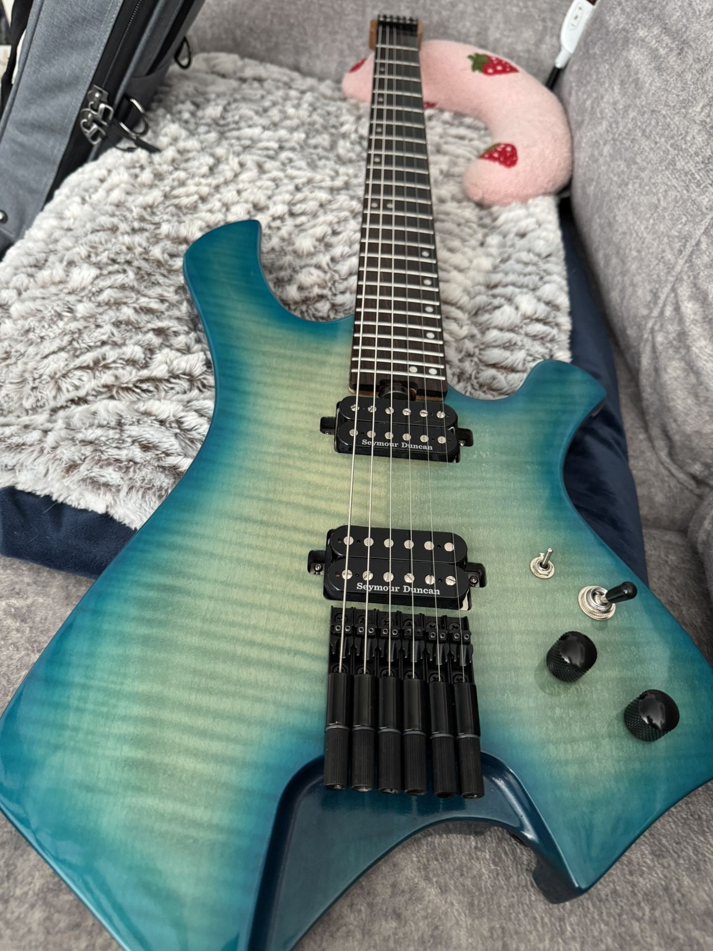 Censtar Headless Electric Guitar