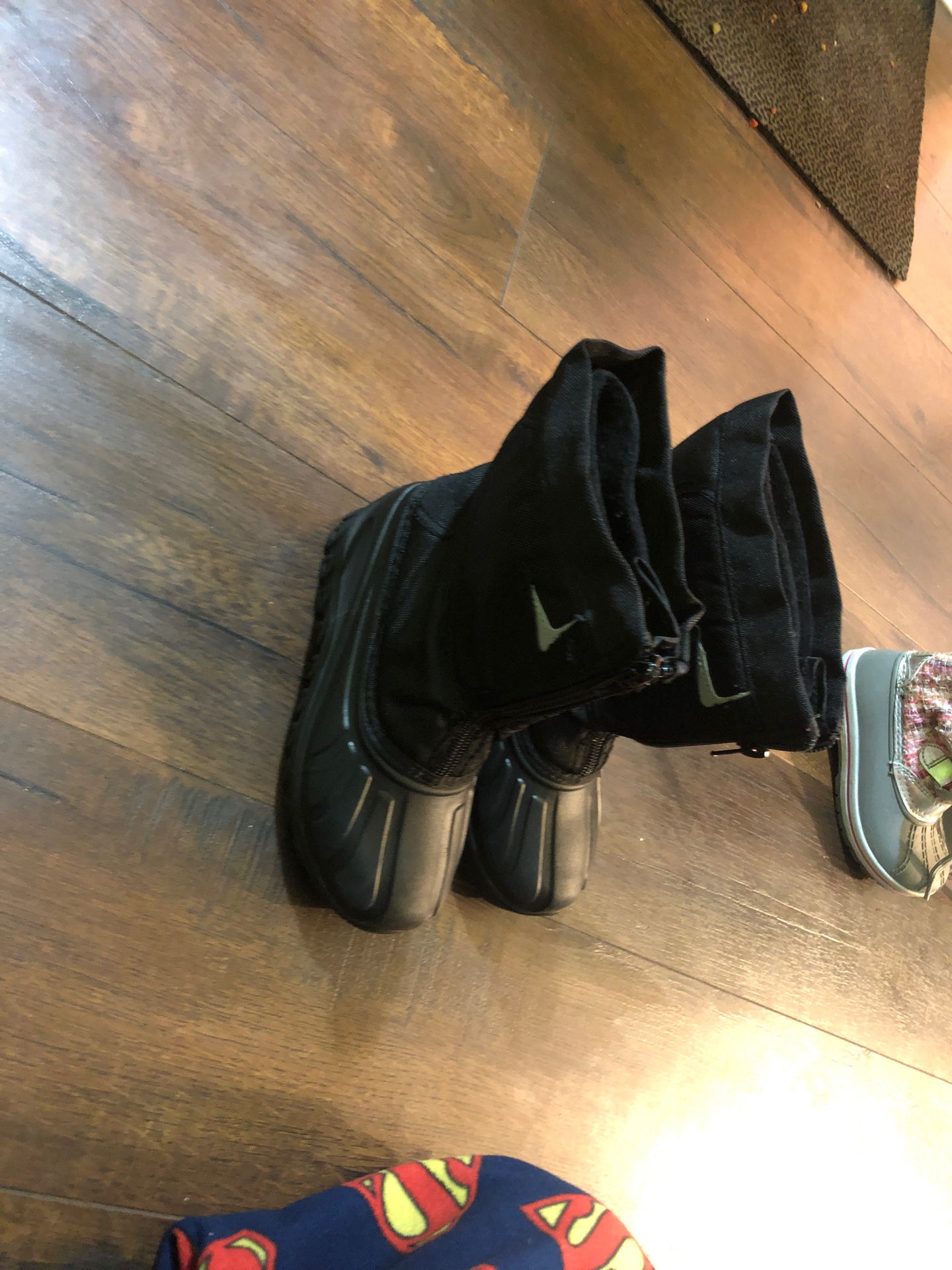 Snow boots for kids