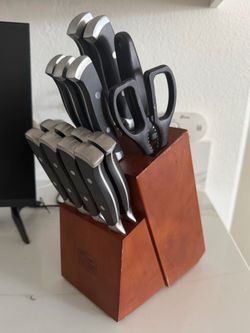15 Piece Stainless Steel Knife Set w/ Wood Block – Great Condition