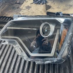 2023-2025 KIA NIRO LEFT SIDE HALOGEN HEADLIGHT USED OEM 92101-AT