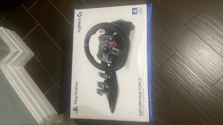 Logitech G29 Driving Force Racing Wheel and Pedals for PlayStation 4/5/PC: USB Connection