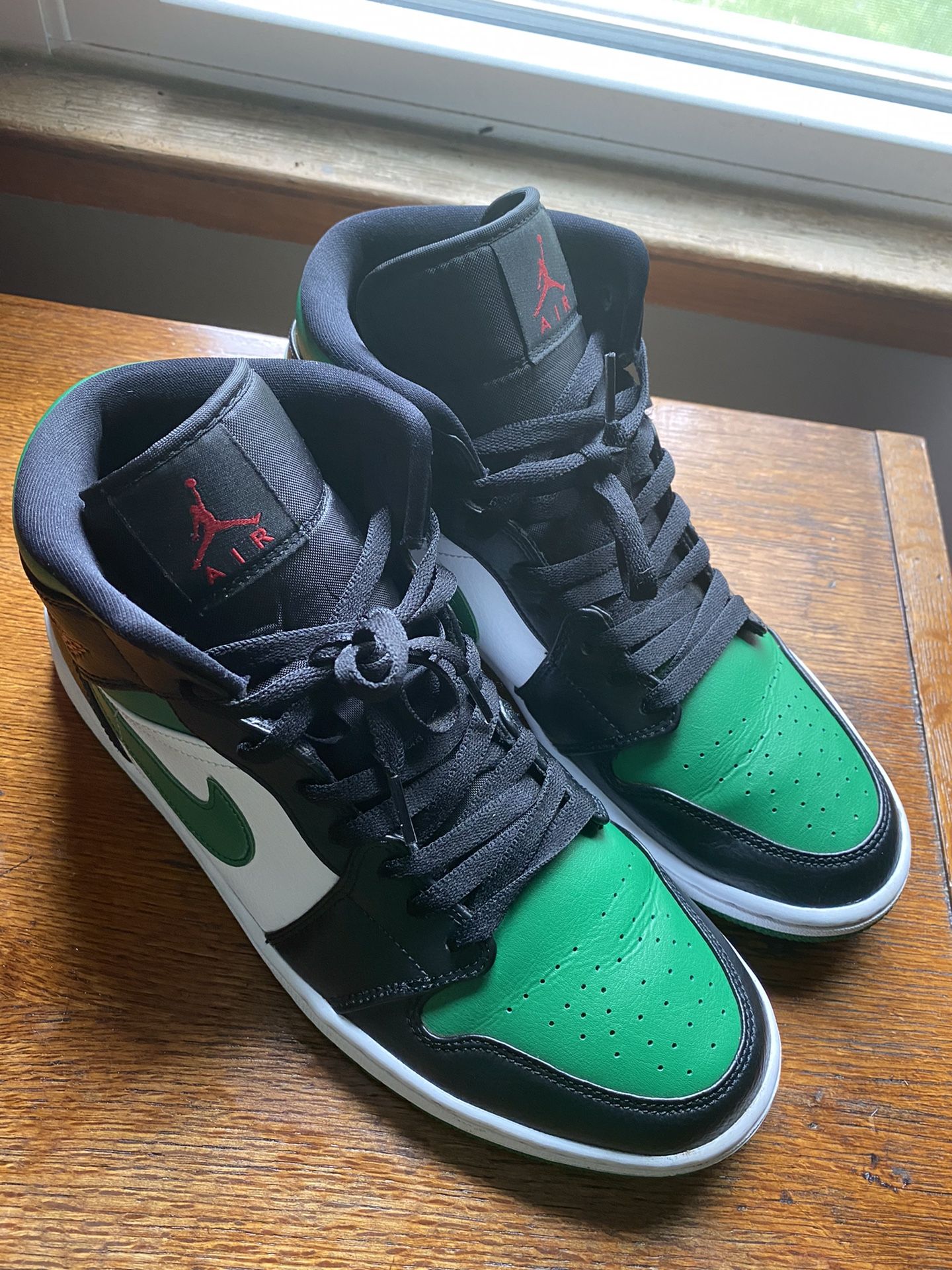 Air Jordan Retro 1 “Green Toe” Men’s Size 10.5