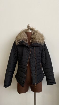 Women’s Puffer Jacket with Faux Fur