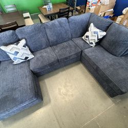 BLUE SECTIONAL! 70% Off Retail 