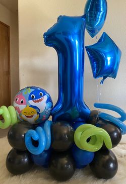 Baby shark balloon bouquet