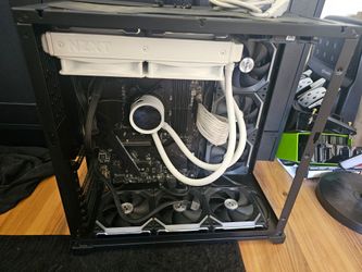 NZXT Kracken RGB + screen AIO in white or black