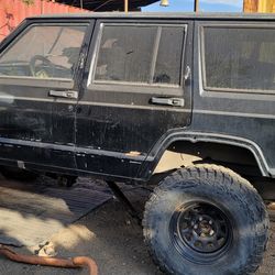 Jeep Cherokee XJ 4x4 Project – Lifted – Complete Build Setup