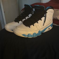 Retro Jordan 9 Powder Blue Size: 10