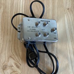 4 Way Distribution Amplifier.