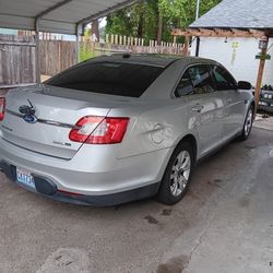 Ford Taurus