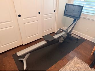 2021 Hydrow Rowing Machine - Excellent Condition