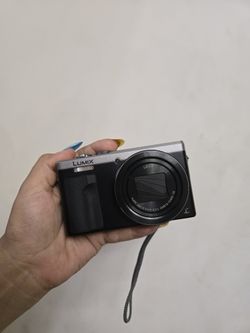 Panasonic Lumix DMC-ZS19