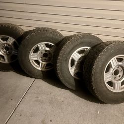 Set of 4 Toyo Open Country All-Season Tires + 6-Bolt Rims – 265/70R17 