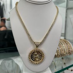Chain And Pendant 