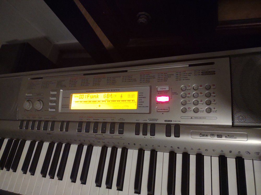 Casio WK 200 Electronic Keyboard