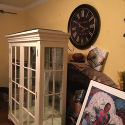 Hutch with thick glass shelves